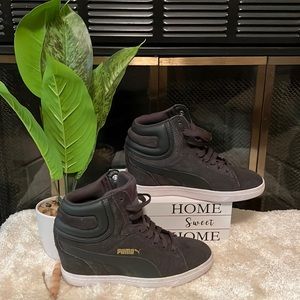 PUMA VIKKY SUEDE WEDGE Women`s Size 7.5 - Grey/White